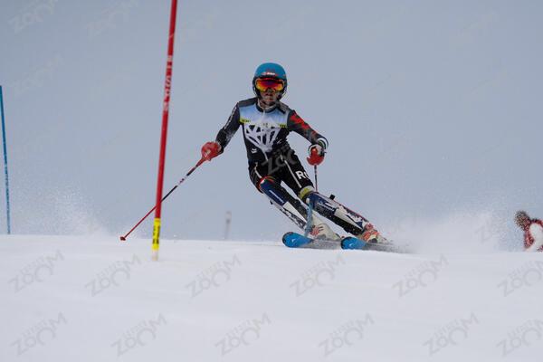 FORERUNNER Skier esf22-cha-fvh3-lb-01-0003  